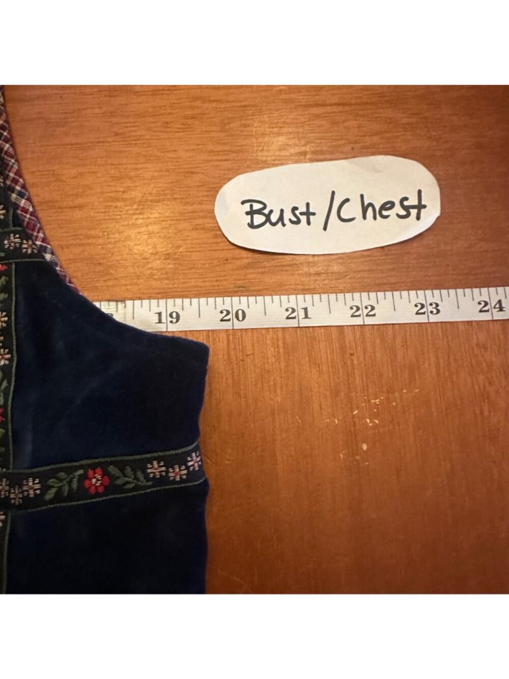 Vintage 80s Embroidered Floral Patchwork Vest By Casey & Max In Navy & Red Plaid - Picture 4 of 5